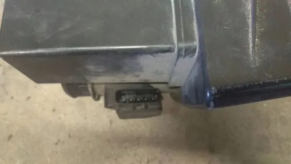 MAZDA 3 BL 1.6 Ilmansuodattimen Kotelo image 2