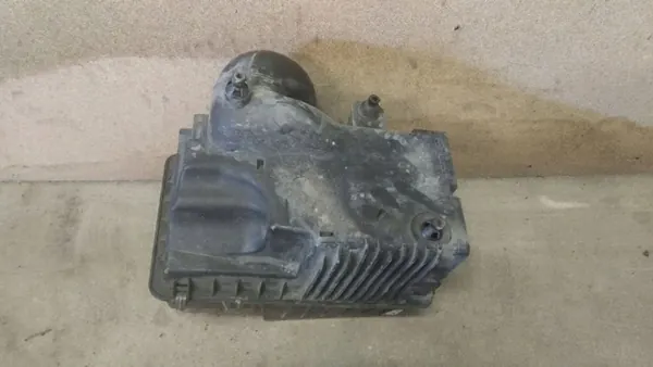 MAZDA 3 BL 1.6 Ilmansuodattimen Kotelo image 4