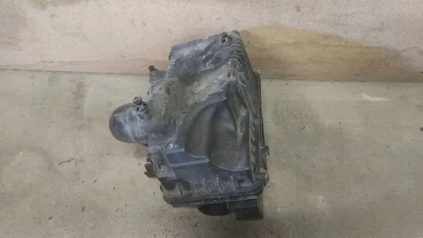 MAZDA 3 BL 1.6 Ilmansuodattimen Kotelo image 7