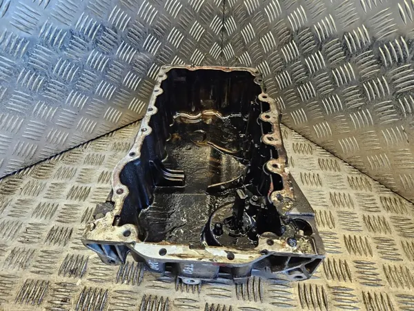 Audi OE oliepan voor A3/S3 8P 2005 - Gebruikt image 3