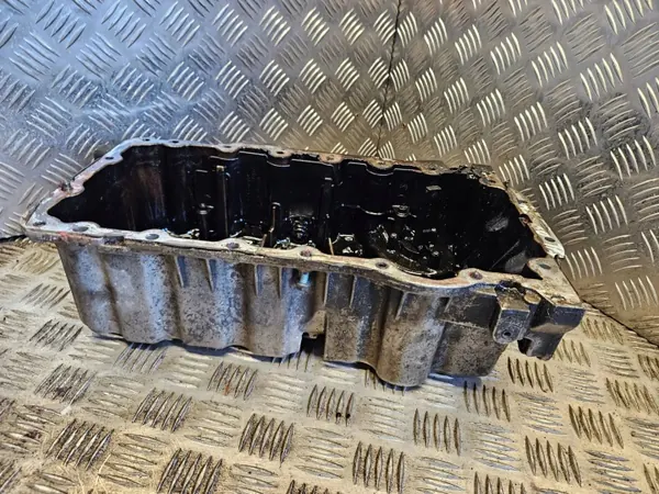 Audi OE oliepan voor A3/S3 8P 2005 - Gebruikt image 4