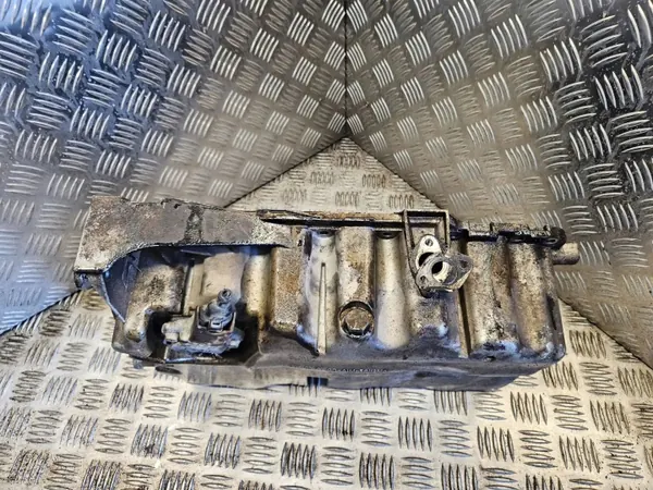 Audi OE oliepan voor A3/S3 8P 2005 - Gebruikt image 9