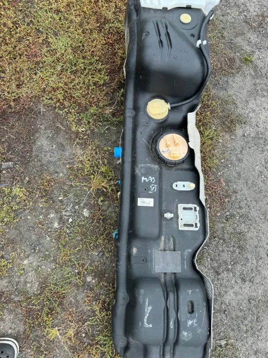 Renault OE 8200947537 Tank - Gebruikte Staat image 2