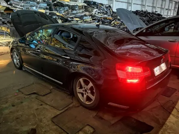 Citroen C5 Alternator 2009 2.0L 9661544880 image 10