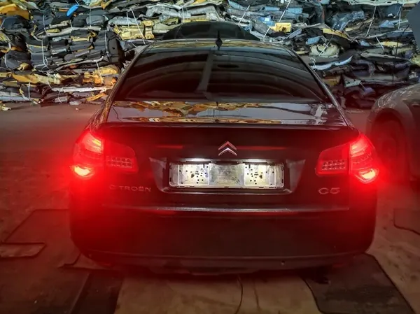 Citroen C5 Alternator 2009 2.0L 9661544880 image 9