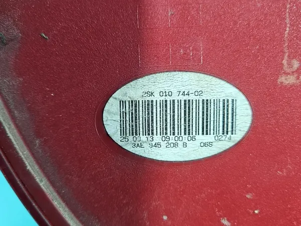 Luz trasera LED derecha VW Passat B7 OEM image 10