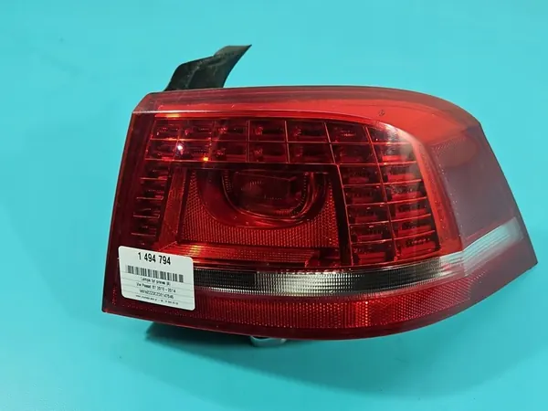 Luz trasera LED derecha VW Passat B7 OEM image 3
