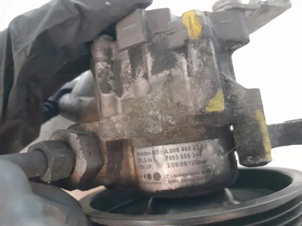 Bomba de direção assistida Mercedes-Benz S W211 A0054660201 image 8