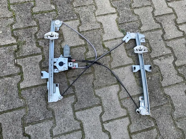 Motor de vidro elétrico dianteiro direito PEUGEOT PARTNER 130821762 image 2