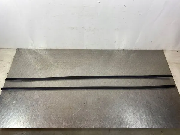 Mitsubishi OE dakrail OEM FOB52491 - Gebruikt image 2