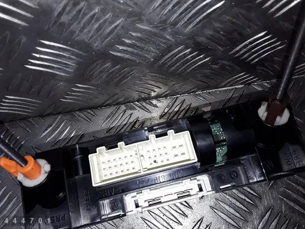 Module climatisation Audi A1 OEM 8X0820045A image 4