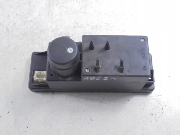 Pompe de verrouillage central Mercedes E W210 OEM 2108000048 image 2