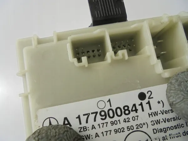 Mercedes A177 fönsterreglage OEM A1779008411 image 3