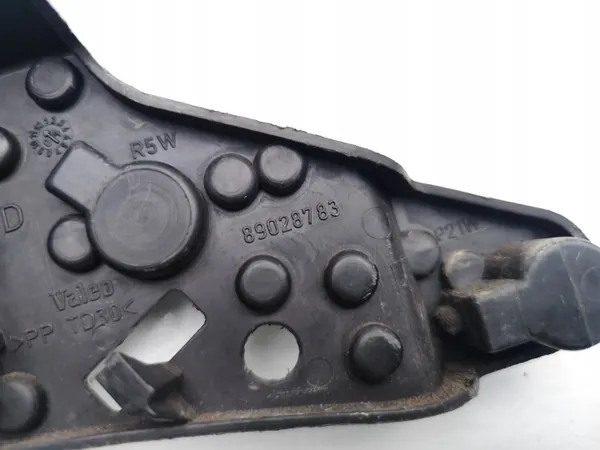 Toyota Avensis bakljusfäste OEM 89028783 image 7
