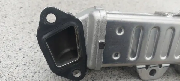 Arrefecedor EGR Jeep OEM 05281546AB NR7 - Usado image 4