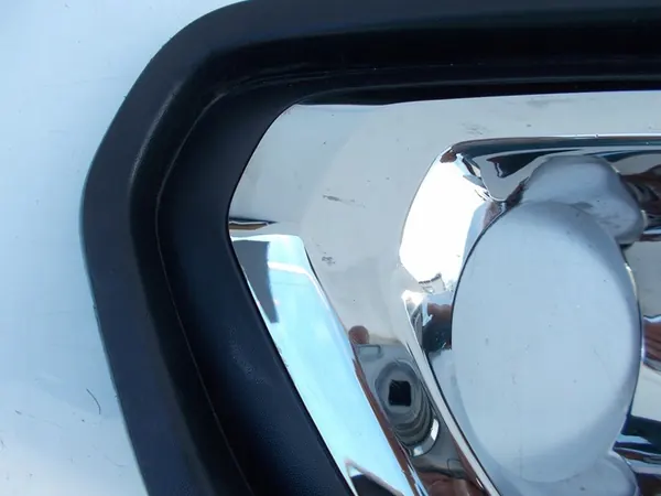 Grade Cromada Direita Dacia Sandero II Lift image 2