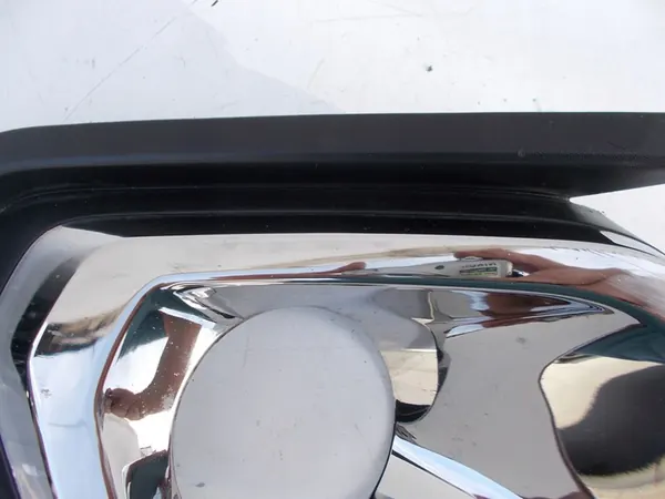 Grade Cromada Direita Dacia Sandero II Lift image 5