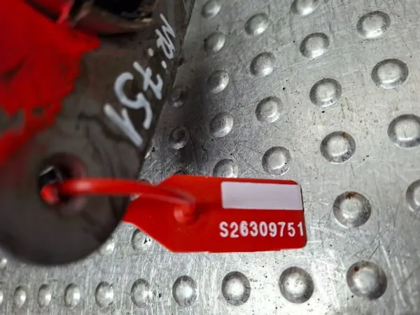 Fram Vänster Stötdämpare OEM S26309751 Renault Clio IV image 4