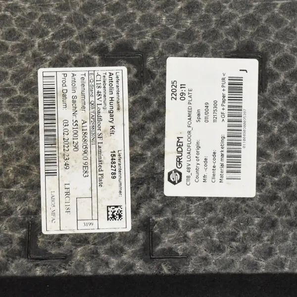 OEM A1186805900 Bagageutrymmesmatta Mercedes CLA Sedan image 4