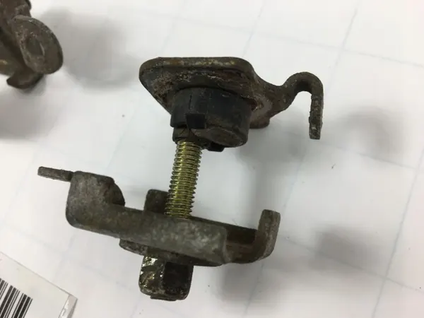 Anturin kiinnike OEM 1295401144 W124 Cabriolle image 4