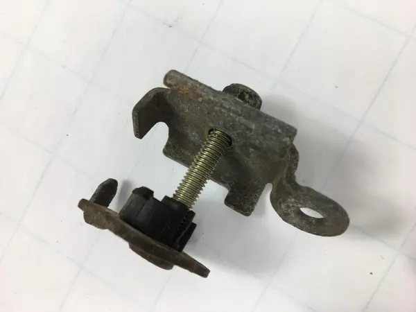 Anturin kiinnike OEM 1295401144 W124 Cabriolle image 7