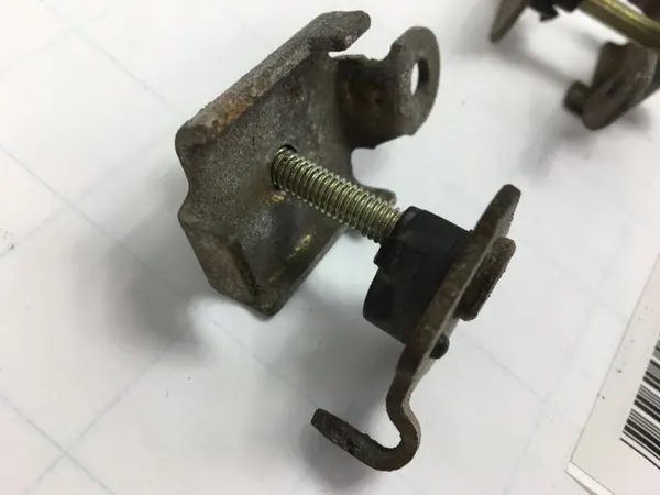 Anturin kiinnike OEM 1295401144 W124 Cabriolle image 8