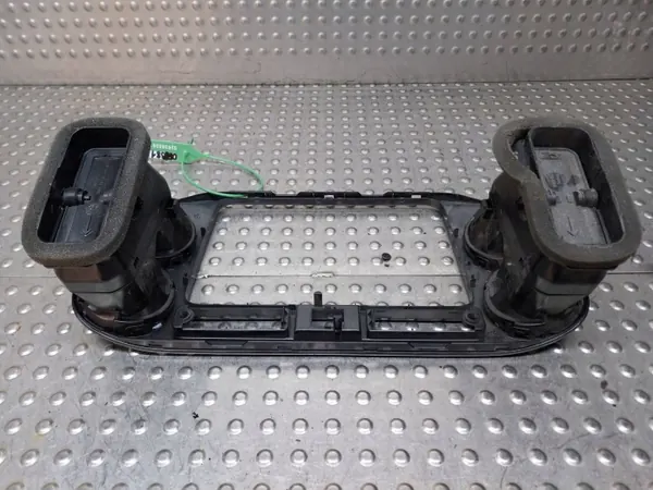 OEM S26380381 Ventilationsgallerrake för VW Tiguan image 3