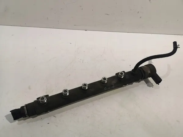 2007 Hyundai Sonata Fuel Divider image 3