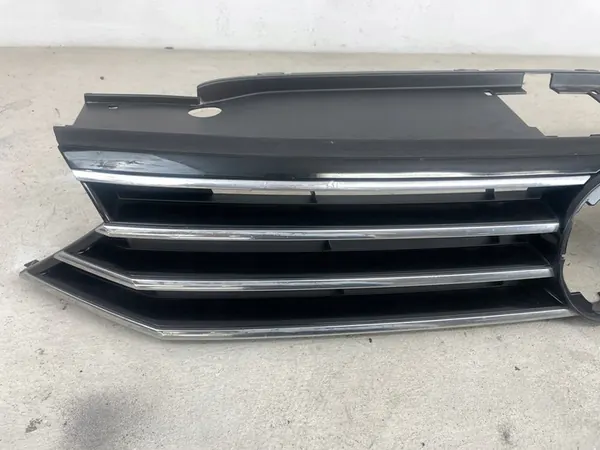VW PASSAT B8 Grill 3G0853653 image 3