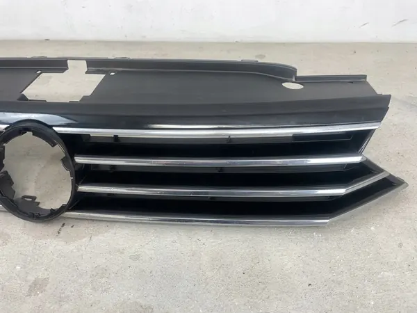 VW PASSAT B8 Grill 3G0853653 image 4