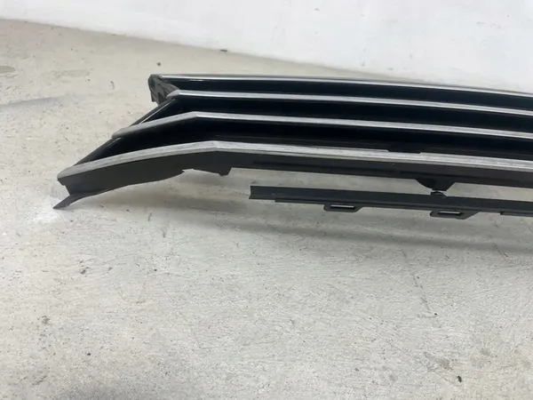 VW PASSAT B8 Grill 3G0853653 image 7