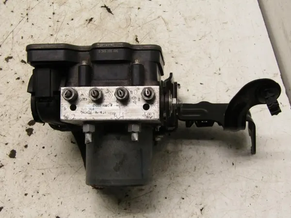 Nissan ABS-Bremspumpe OEM 476604302R - Gebraucht image 4