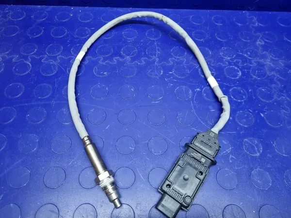 AUDI A3 8Y 2.0 TDI SENSOR NOX LAMBDA ORIGINAL 05L907807AR image 2