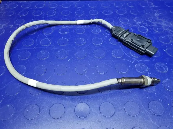 AUDI A3 8Y 2.0 TDI SENSOR NOX LAMBDA ORIGINAL 05L907807AR image 3