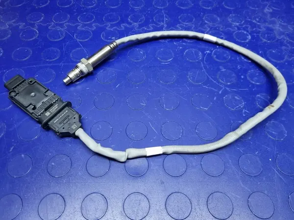 AUDI A3 8Y 2.0 TDI SENSOR NOX LAMBDA ORIGINAL 05L907807AR image 4