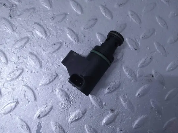 Sensor de pressão de óleo Skoda Superb B8 OEM 05L906455K image 3