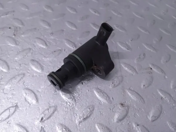 Sensor de pressão de óleo Skoda Superb B8 OEM 05L906455K image 4
