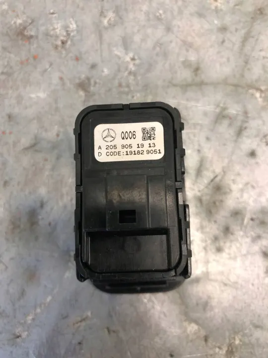 Botón Interruptor Gancho Mercedes OEM A2059051913 image 4