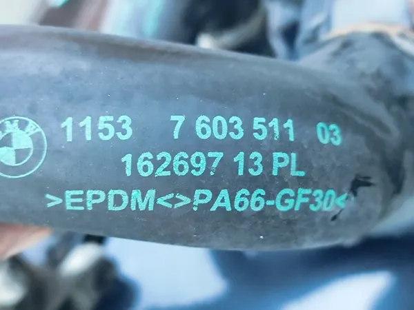 BMW F30 Vattenpump med termostat 759771507 image 10