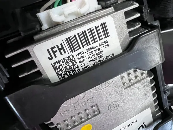 Chargeur sans fil Kia Optima Hybride OEM 95560-A8000 image 6
