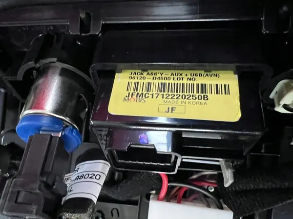 Chargeur sans fil Kia Optima Hybride OEM 95560-A8000 image 9