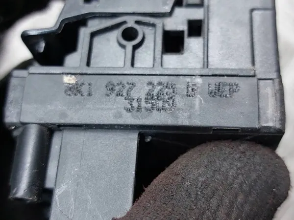 Ventilatiepaneel + Radiopaneel Audi Q5 2009 image 6