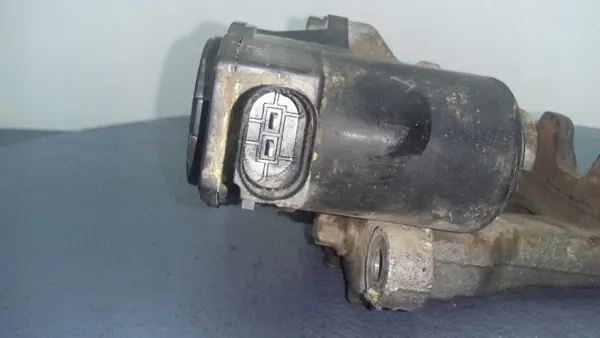 Pinza de freno trasera derecha OEM BC152009 Hyundai i40 image 5
