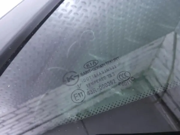 Vitre latérale arrière droite OEM 87820A2510 Kia Ceed image 3