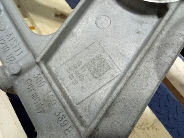 VW Passat B8 Framtrav OEM 3Q0199369E - Begagnad image 8