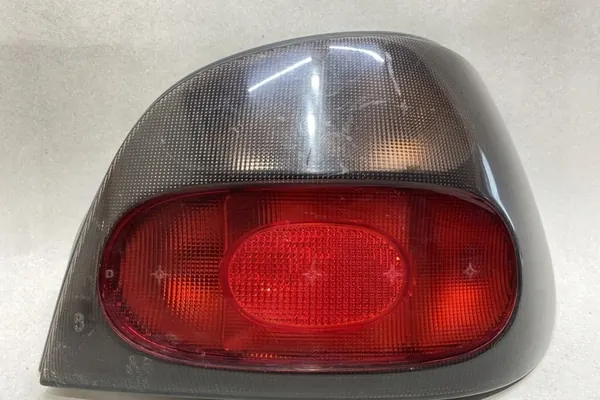 Luz trasera derecha RENAULT MEGANE I 7700828138 image 2