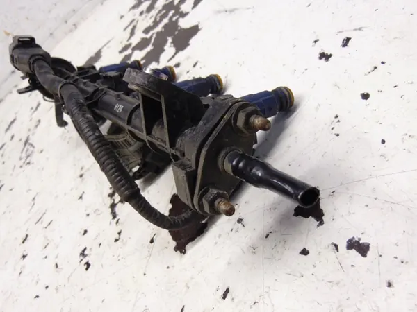 Polttoaineputki suuttimilla Hyundai i10 2007 1.1 Bensiini image 5