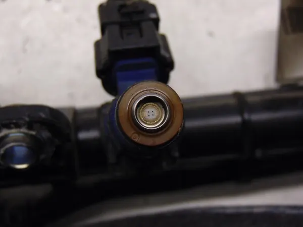 Polttoaineputki suuttimilla Hyundai i10 2007 1.1 Bensiini image 8