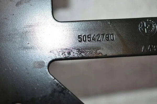 Support d'ordinateur OEM 50542790 pour Alfa Romeo Giulia image 4