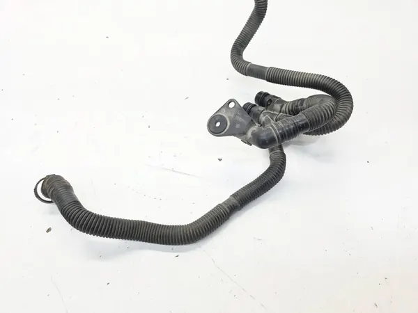 Audi A4 B7 A6 C6 3.2 FSI Entlüftungsschlauch 06E103217K image 2